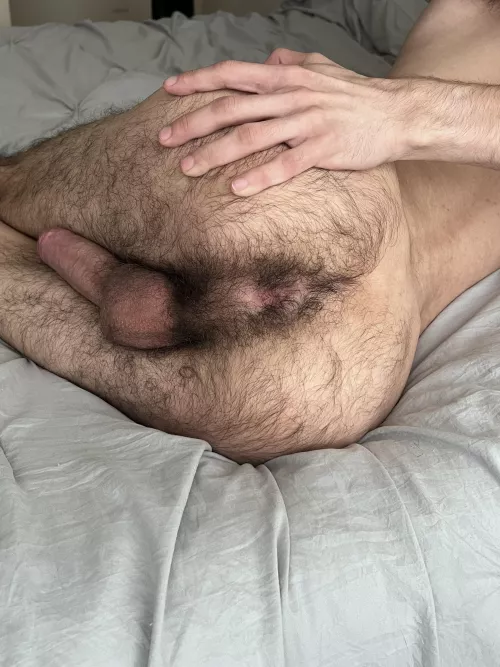 Could really use a nice furry cock to stuff me up