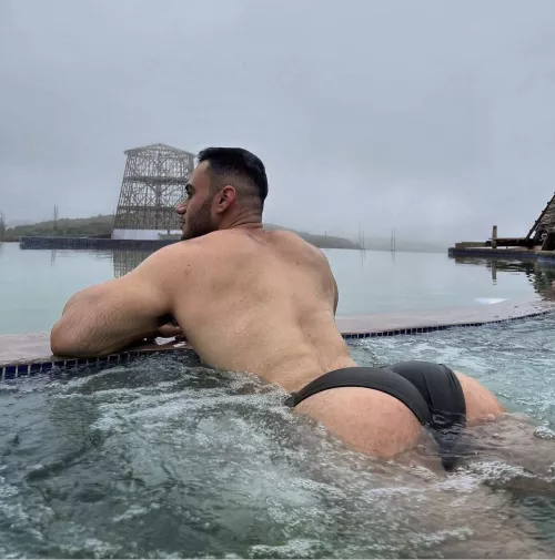 Damn!! Is this photoshop? 😅