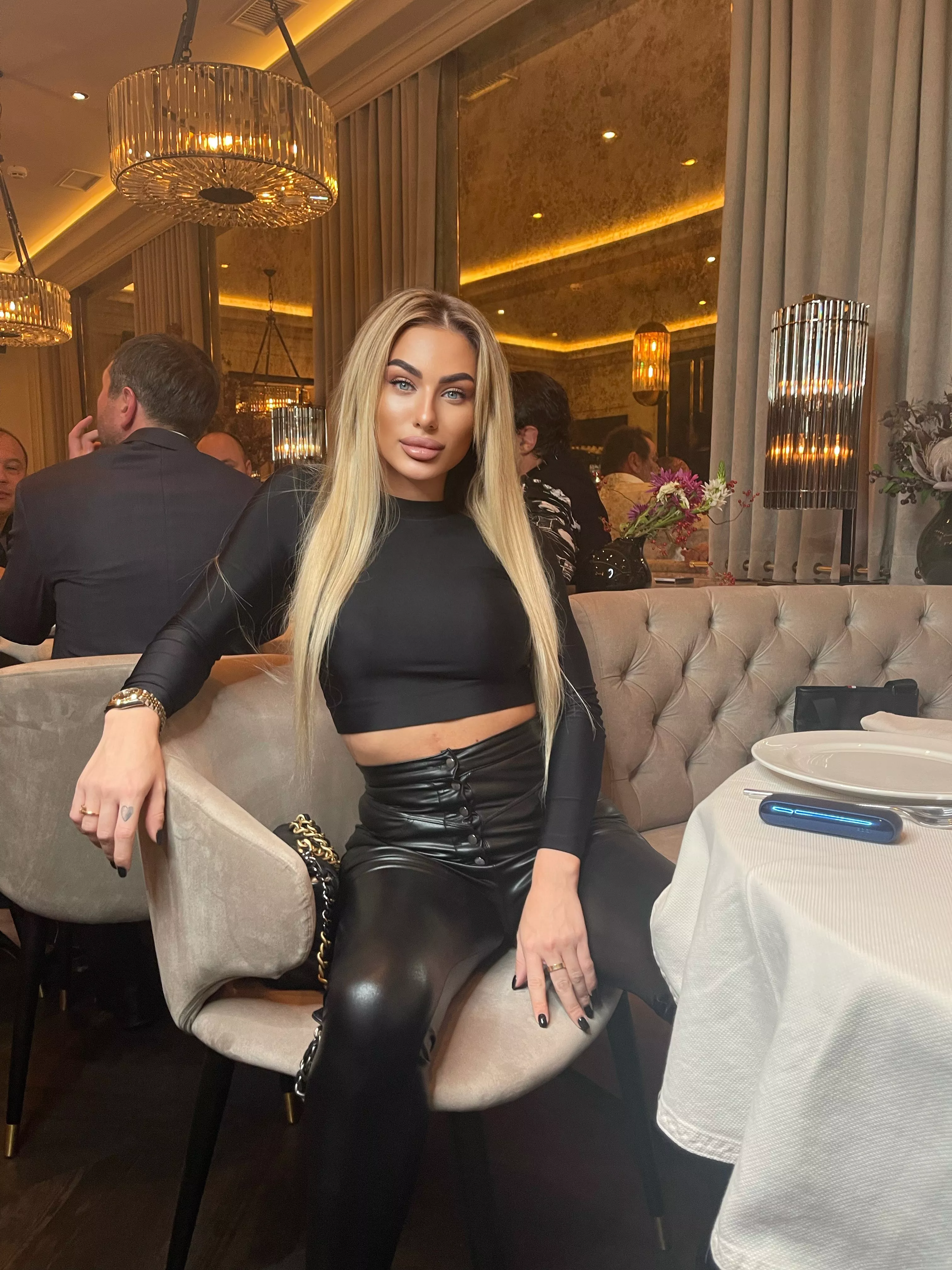 Do you like me in leather pants?😁