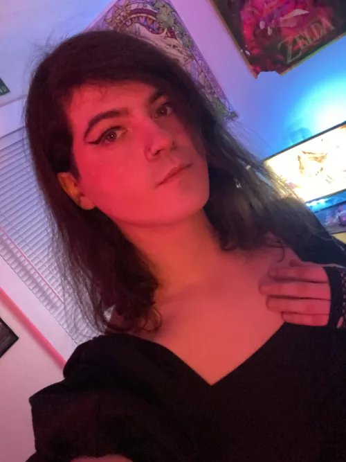 Does anyone think I’m cute :3