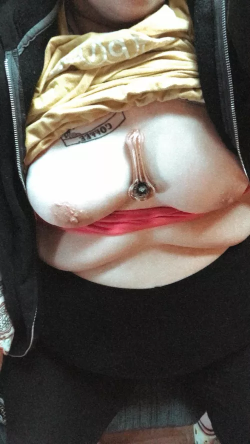 [F] Let’s have a hit from my pink bowl 🖤🥰