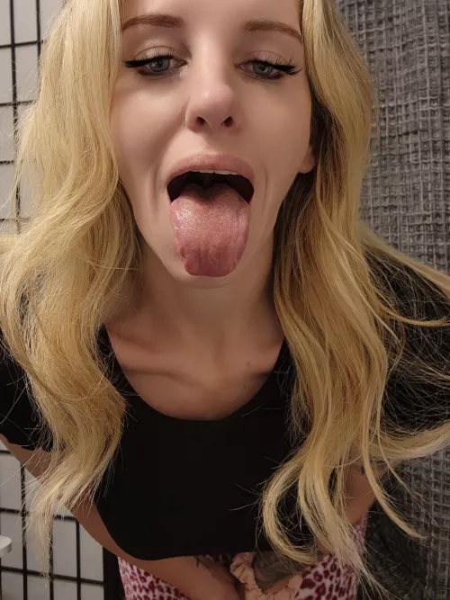 Feel free to enter my mouth 🤭🥵