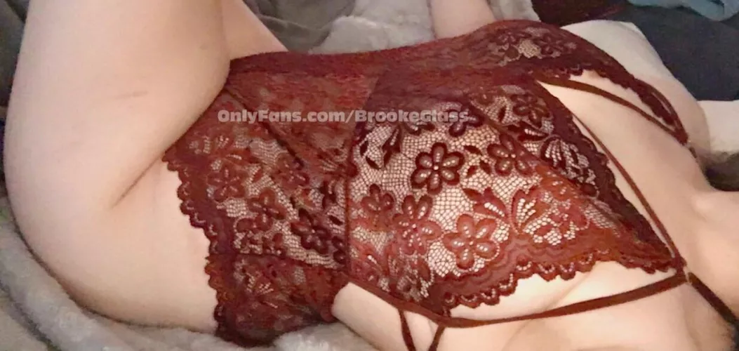 how does red look on me?❤️ be honest