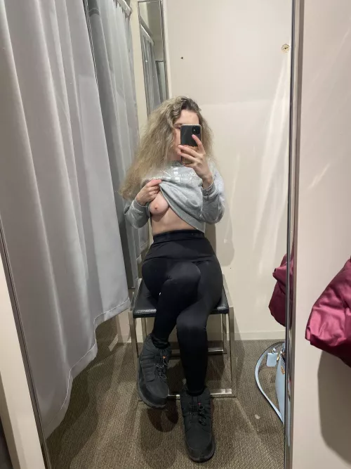 I want to fuck in the fitting room