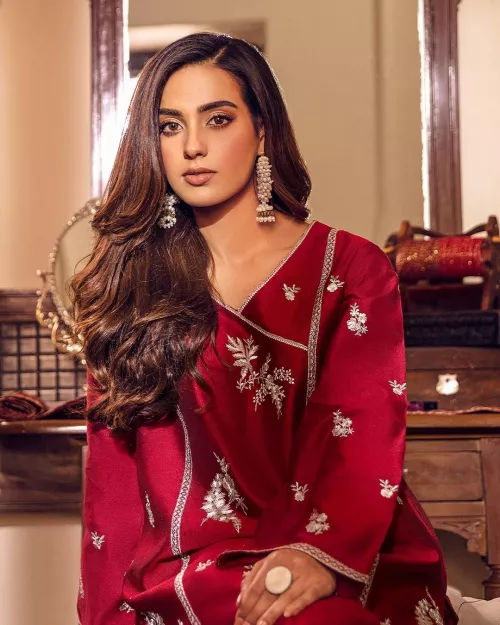 Iqra Aziz