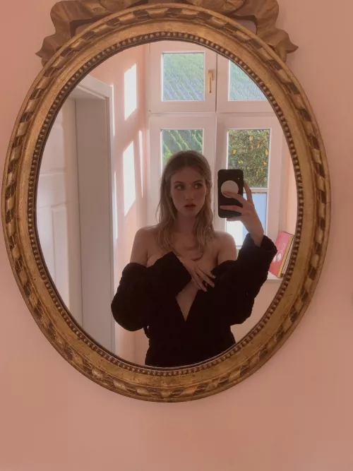 i’ts not my fault that you fell trapped in my fairylike seduction 🧚🏻‍♀️