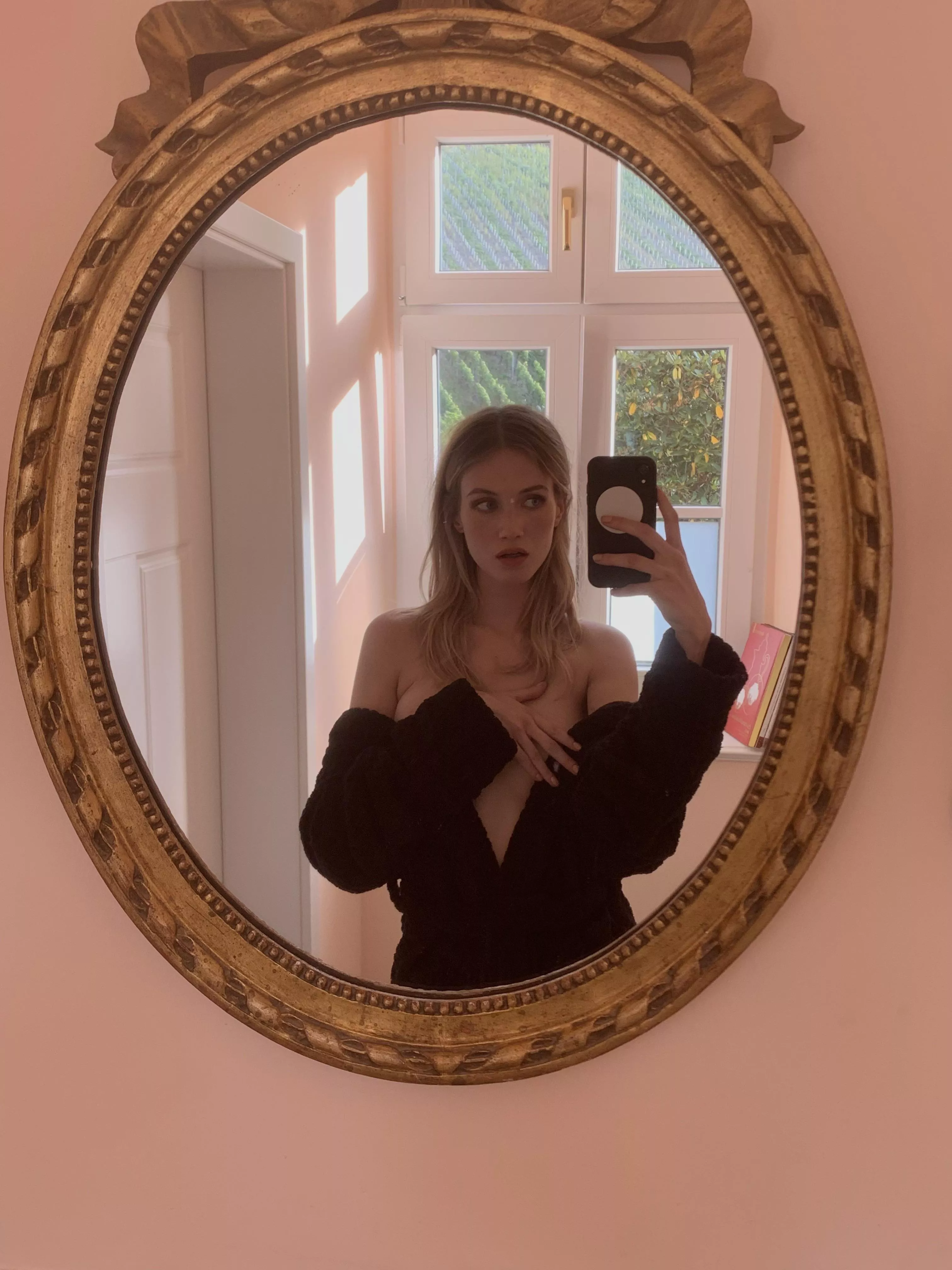 i’ts not my fault that you fell trapped in my fairylike seduction 🧚🏻‍♀️