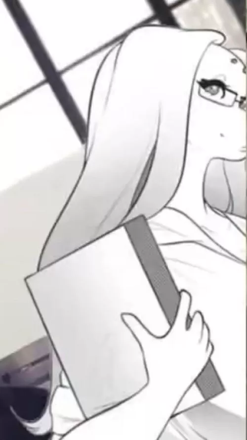 LF Mono source: glasses, small eyebrows, holding book, long hair