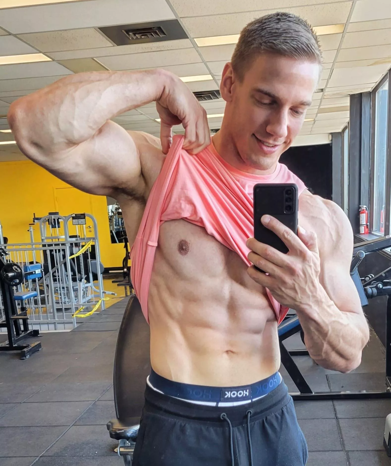 Looking for a work out buddy 😏..?