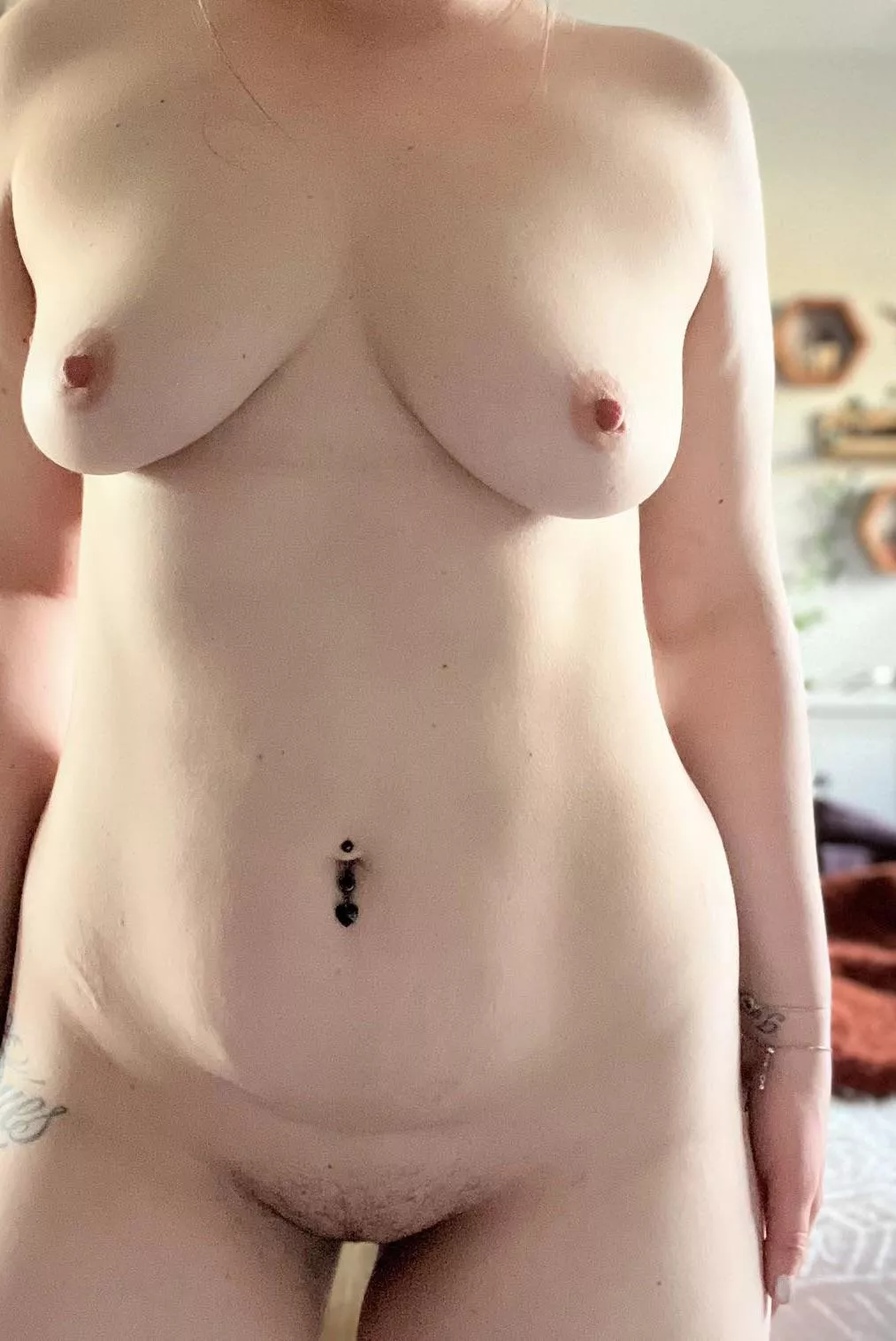 Loving the normal nudes here :):) F29/155lbs/5’5