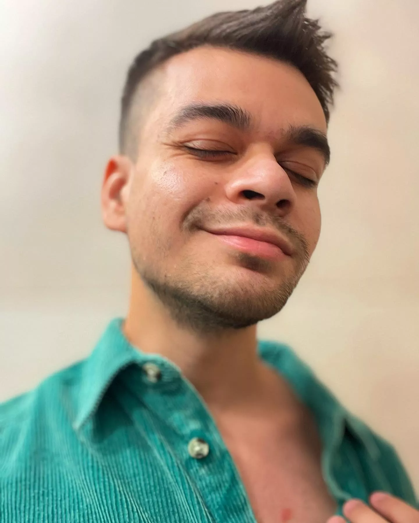 My favorite color is green right now, what’s yours? 💚💙