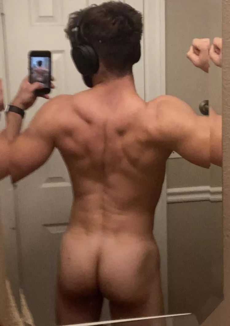 My neck, my back, my bussy and my crack (25)