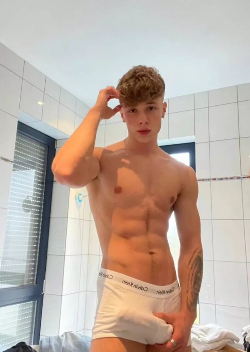 need someone to suck my big bulge