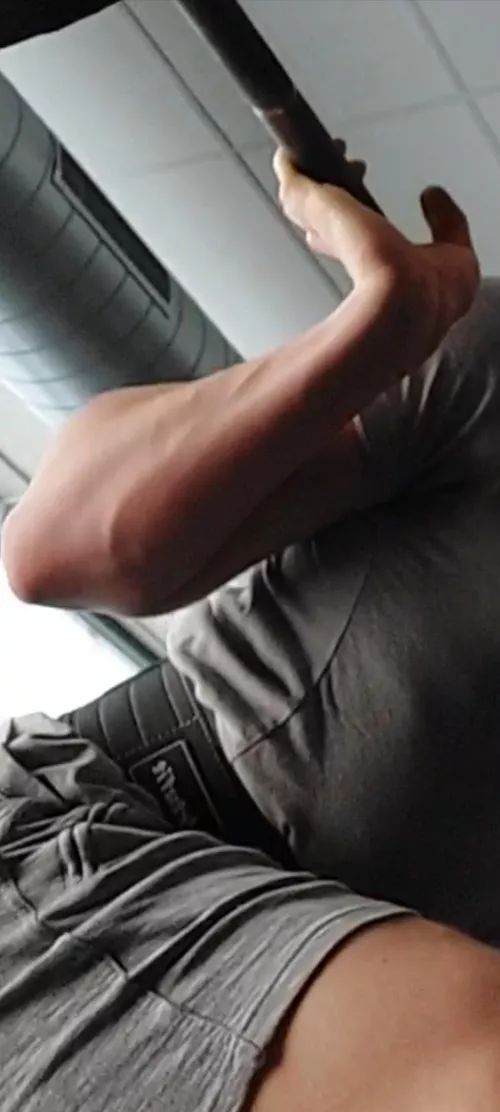 Noticed my forearm looking pretty saucy during some squats.