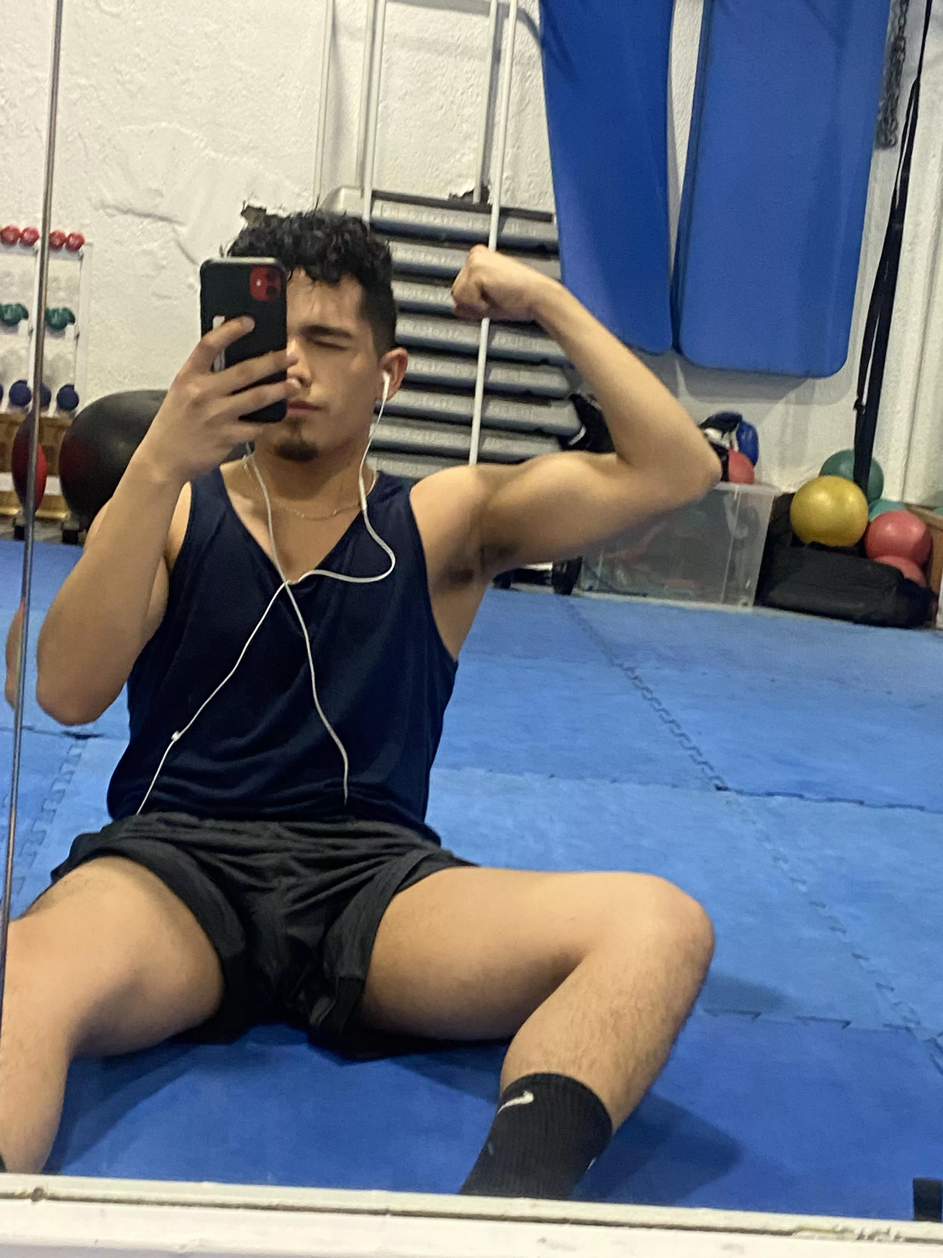 People love to stare at the gym for some reason…