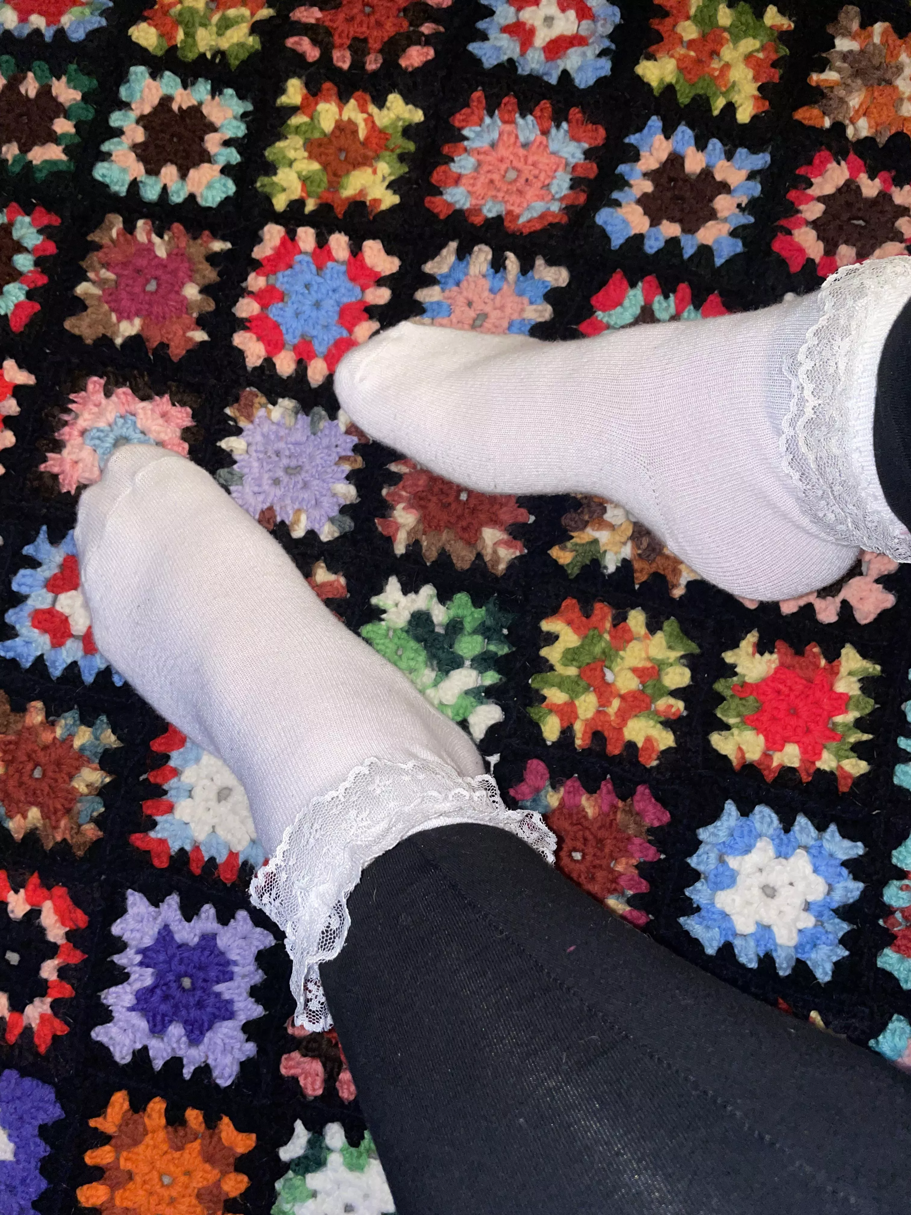 [SELLING] frilly socks💕