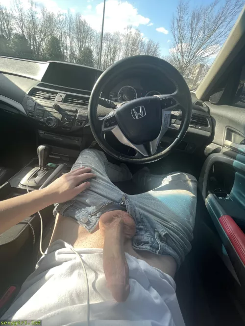 Suns out dick out or whatever the saying is 😉