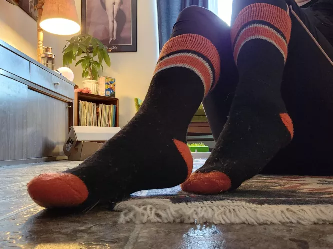 Thick winter socks 🖤[selling][Canada] [F29yo]