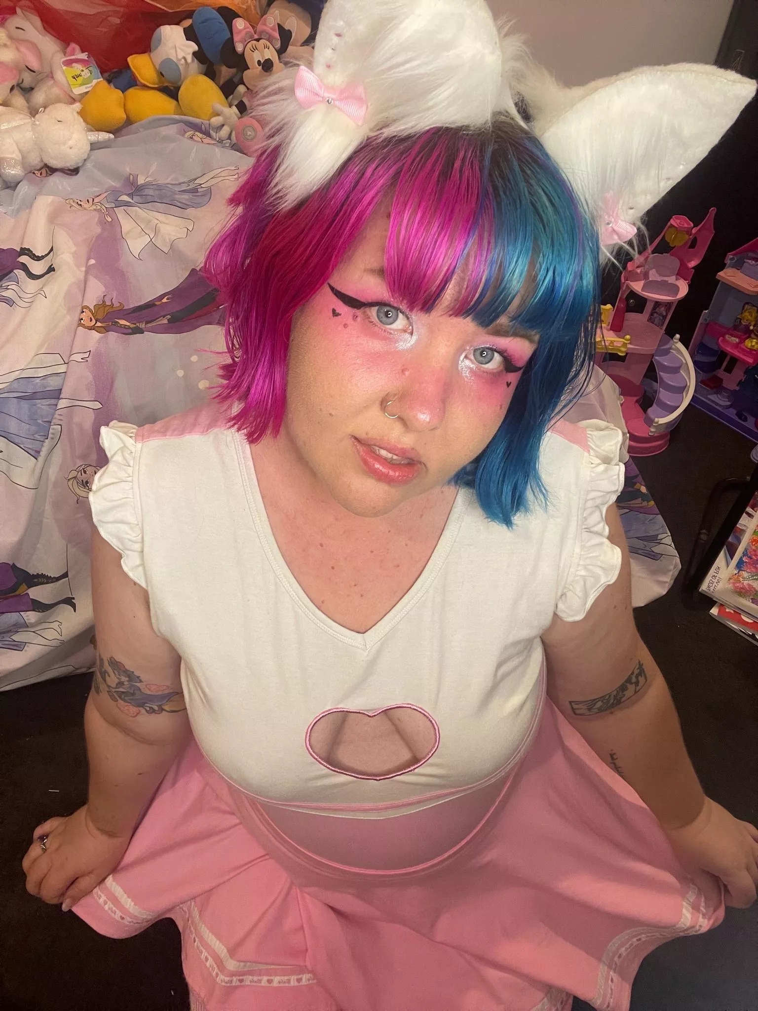 This kitten needs a warm lap to nap in.