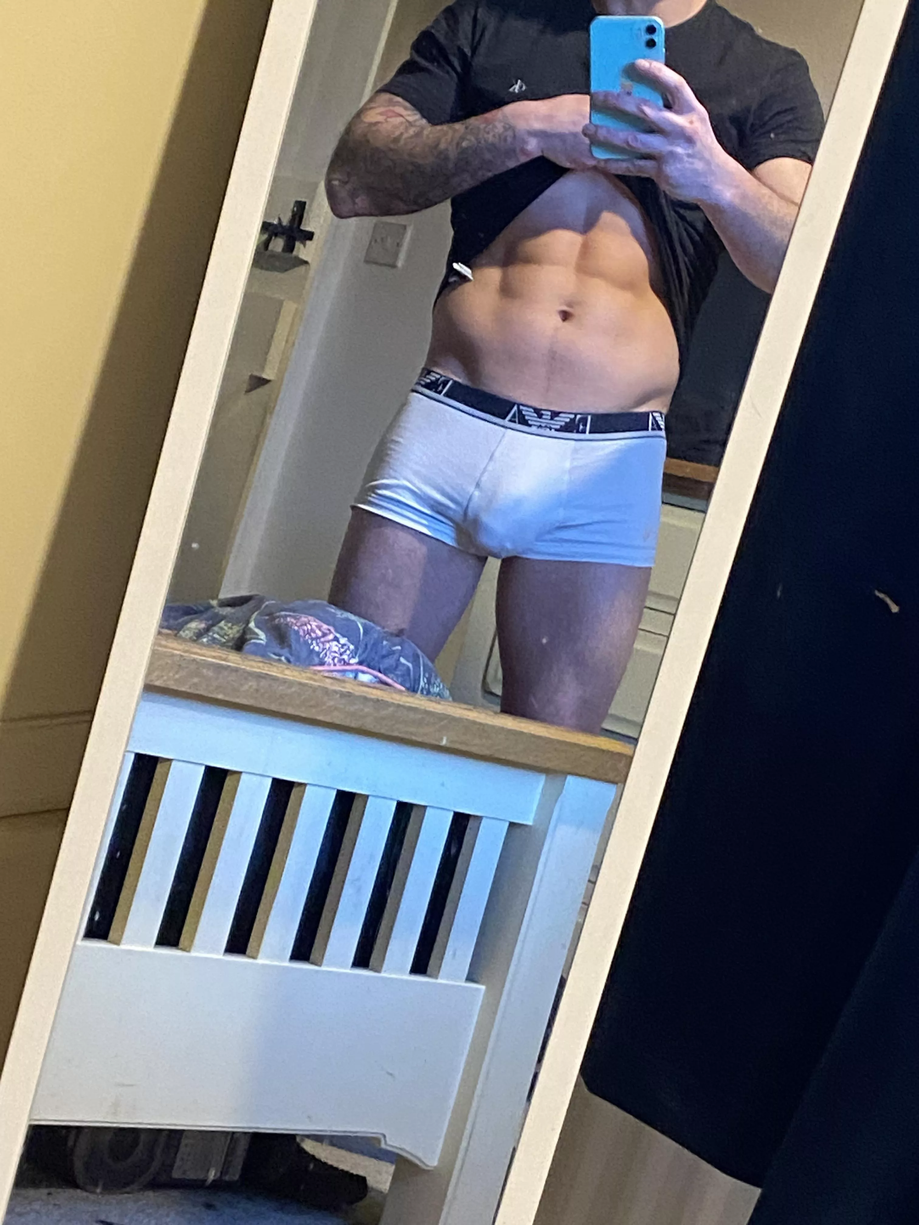 [28] Just finished work… entertain me