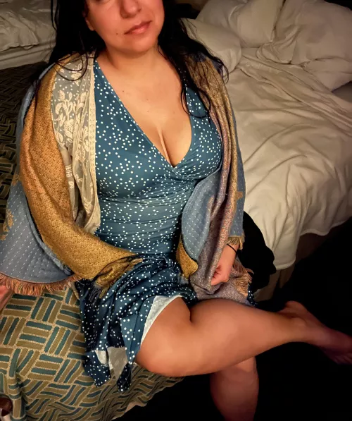 43 yo 5’9 wifey liking sharing her 😬