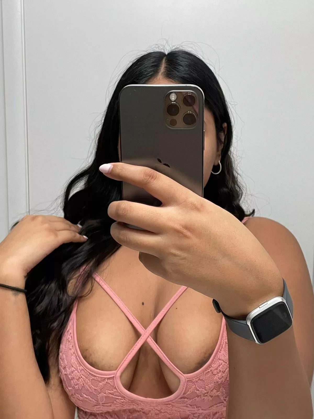 A pretty slut wife waiting to be used 😏