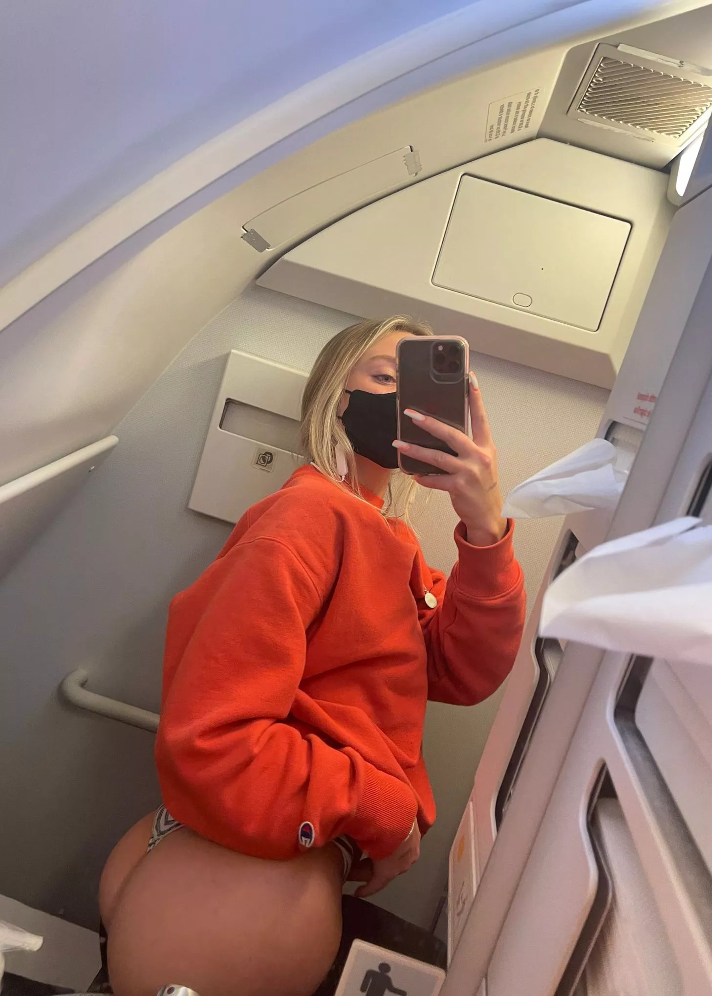 A quickie until my parents get home