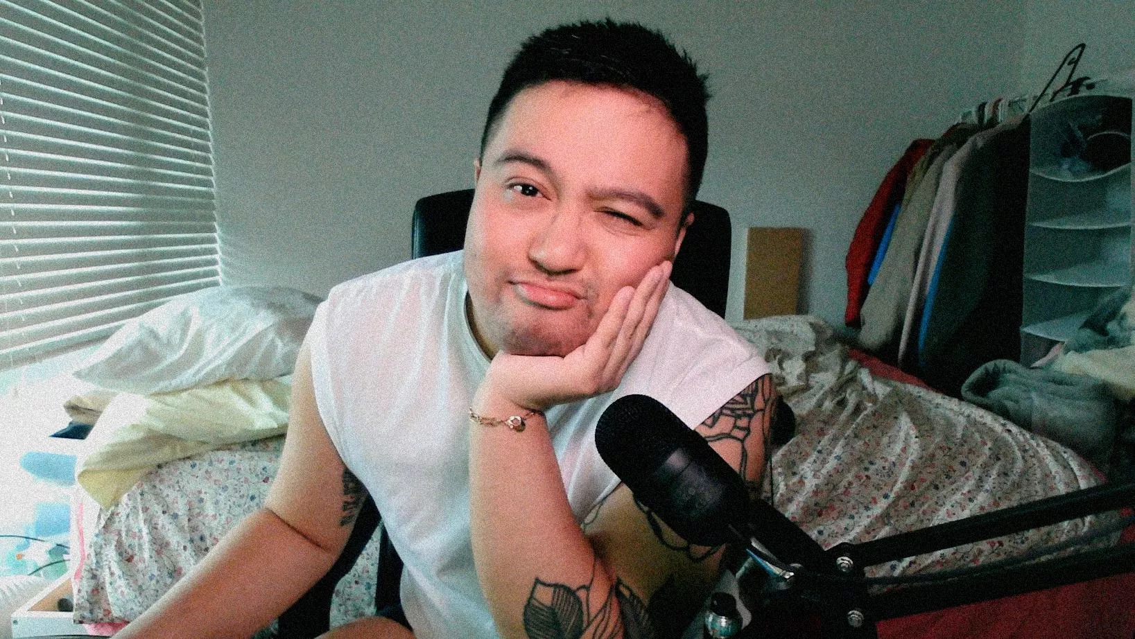 Anyone for some League of Legends or OW2? 💖