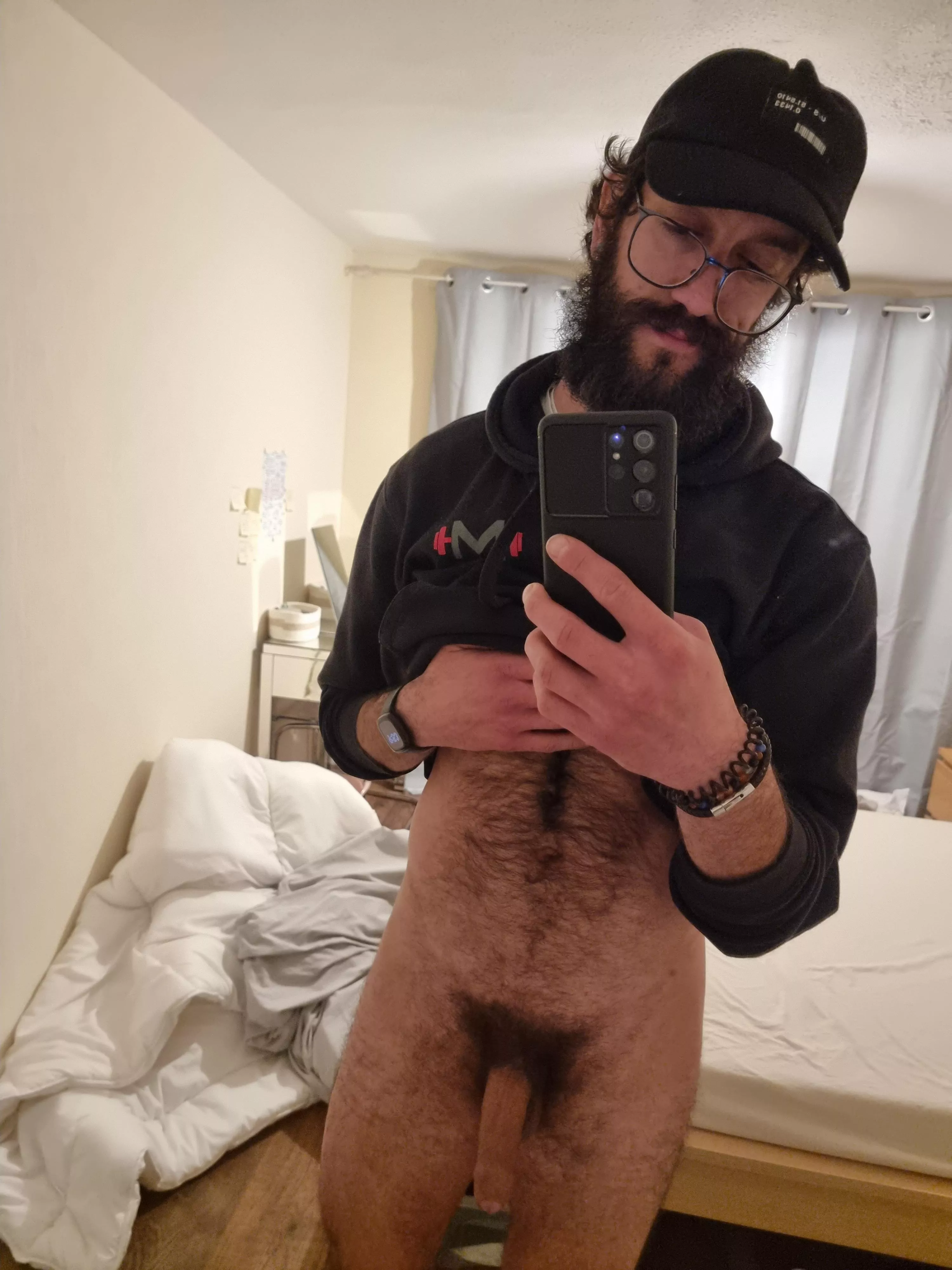 Can anyone come & help make the bed?