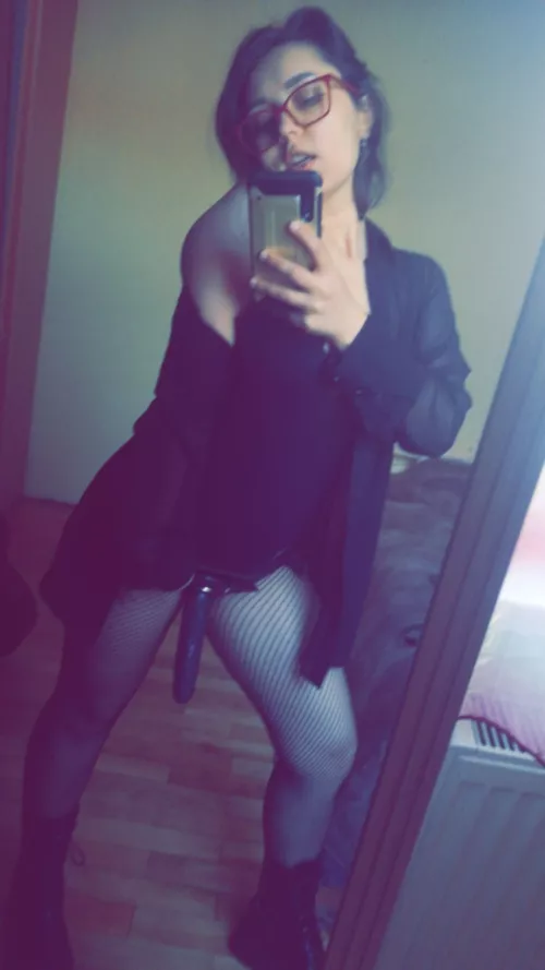 Cozy Friday, happy to fuck your brains out