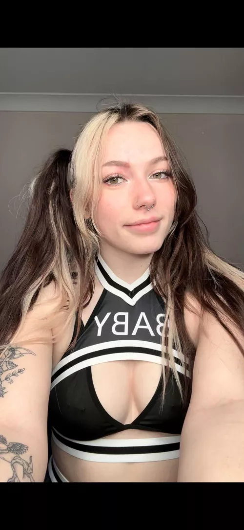 Does this horny cheer leader get your attention