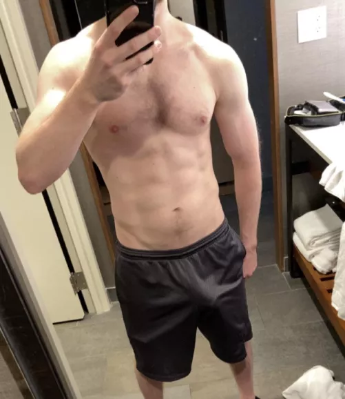 Finally starting to see [m]y abs