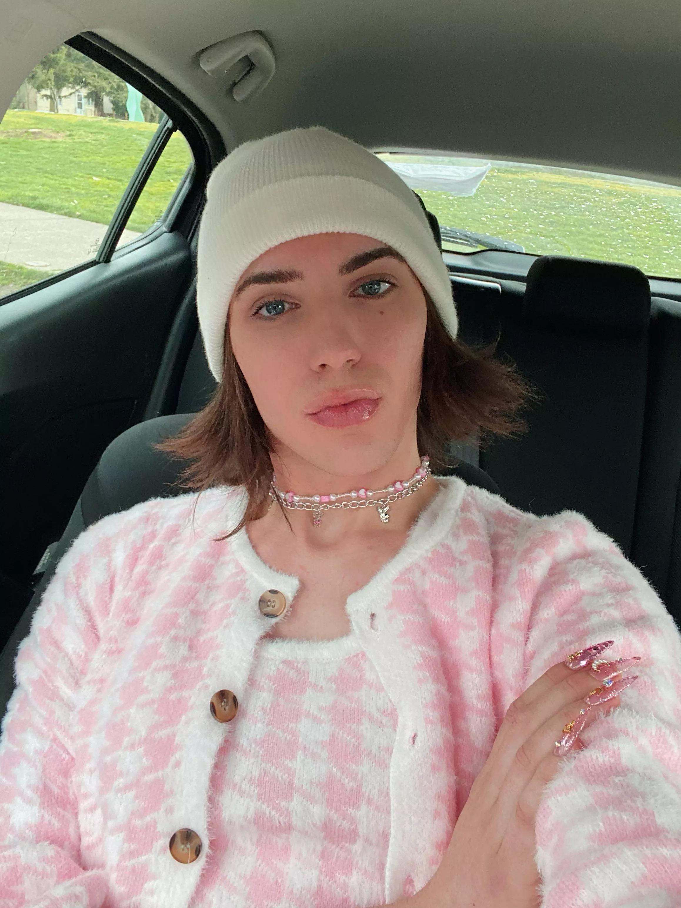 first time posting a sfw selfie on reddit c: pls b nice lol