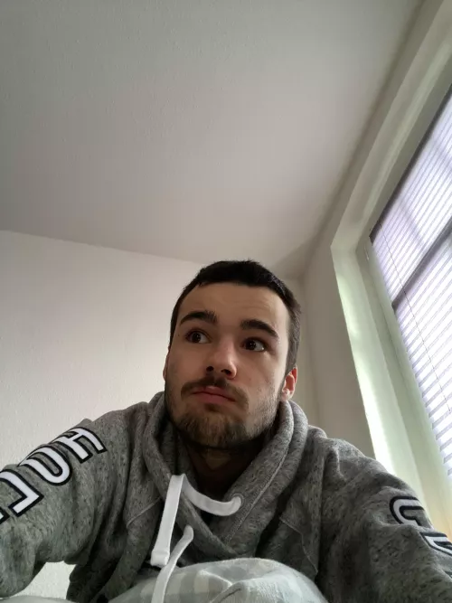 Hey from bed. Who wants to cuddle?