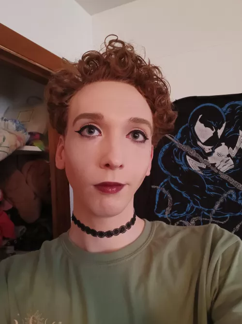 Hope all you cute gems 💎 have a beautiful femboy Friday 💜💙 you are all loved ✨️💘💘