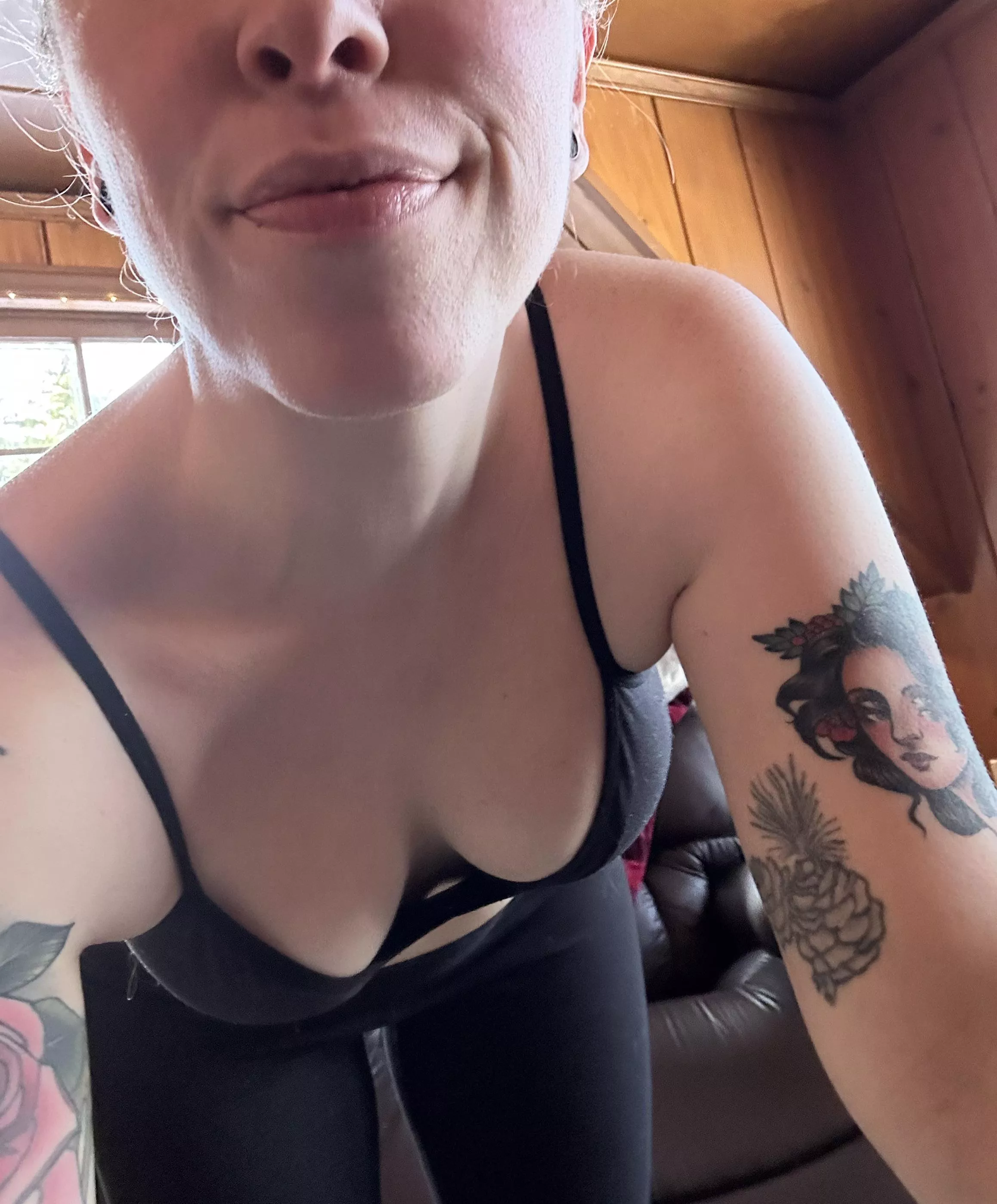 I hope small boob cleavage is enjoyed here