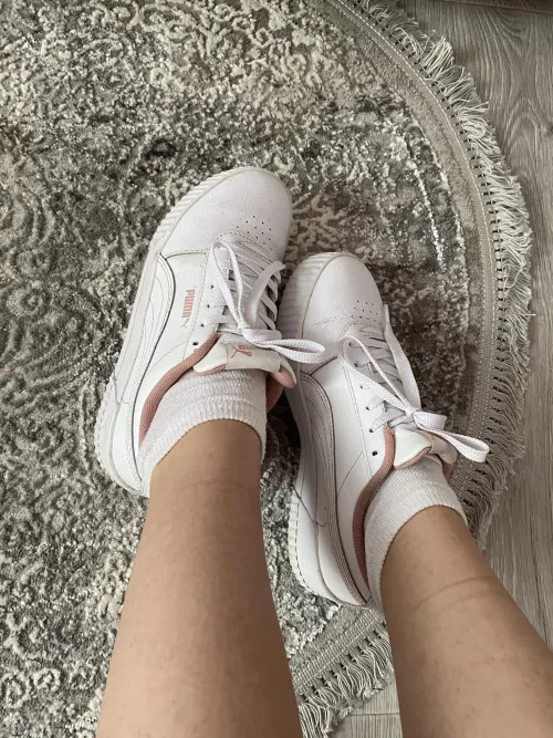 I like to wear white short socks under my sneakers