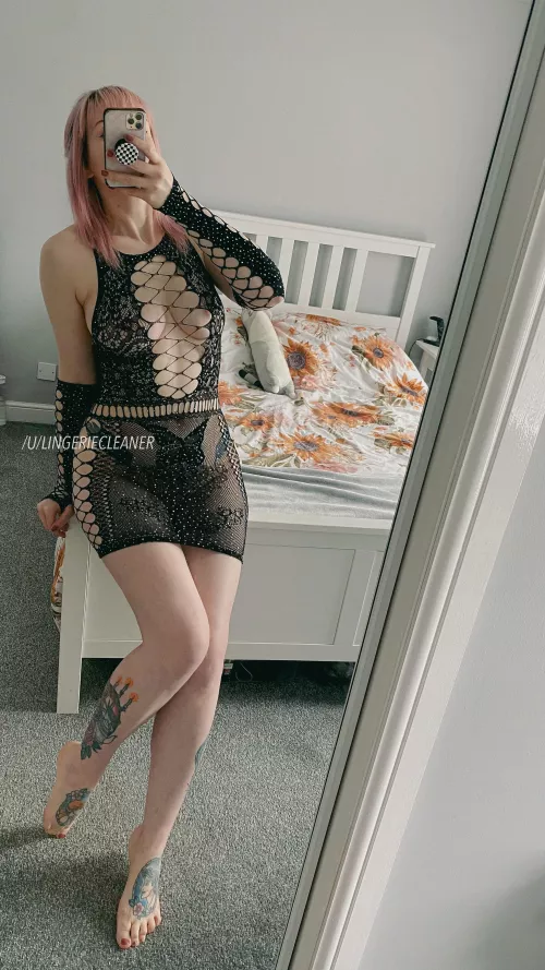 I love how this dress hugs my body