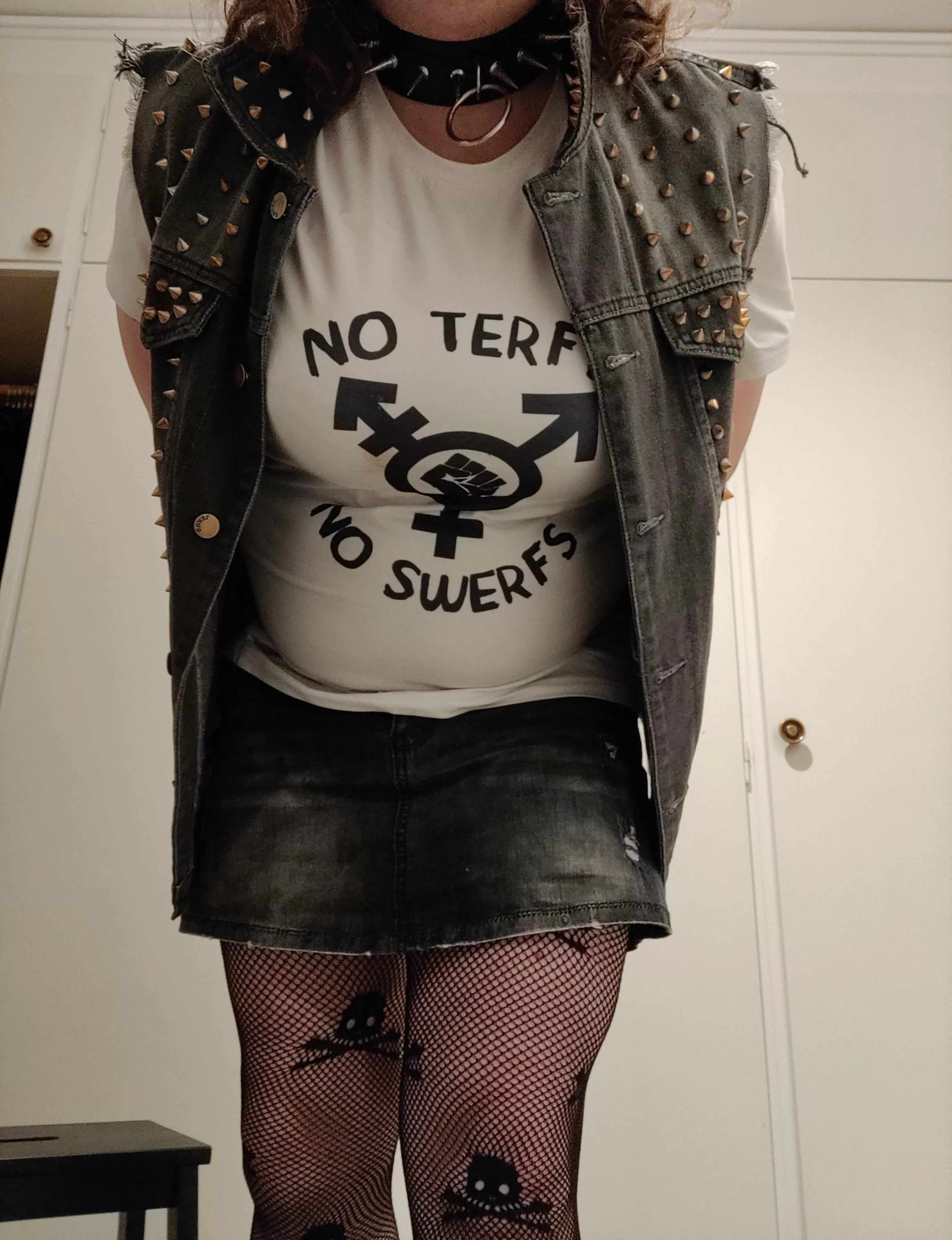 Metal show this weekend. Thinking on going fully femme, makeup, fake boobs, wig the whole package.