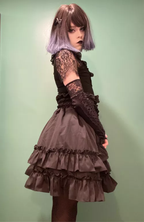 Recently bought this really cute gothic lolita skirt and I'm in love with it🖤😊🖤