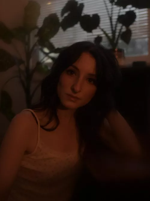 serious self-portraits in the plant room 🙂🌿 [f]