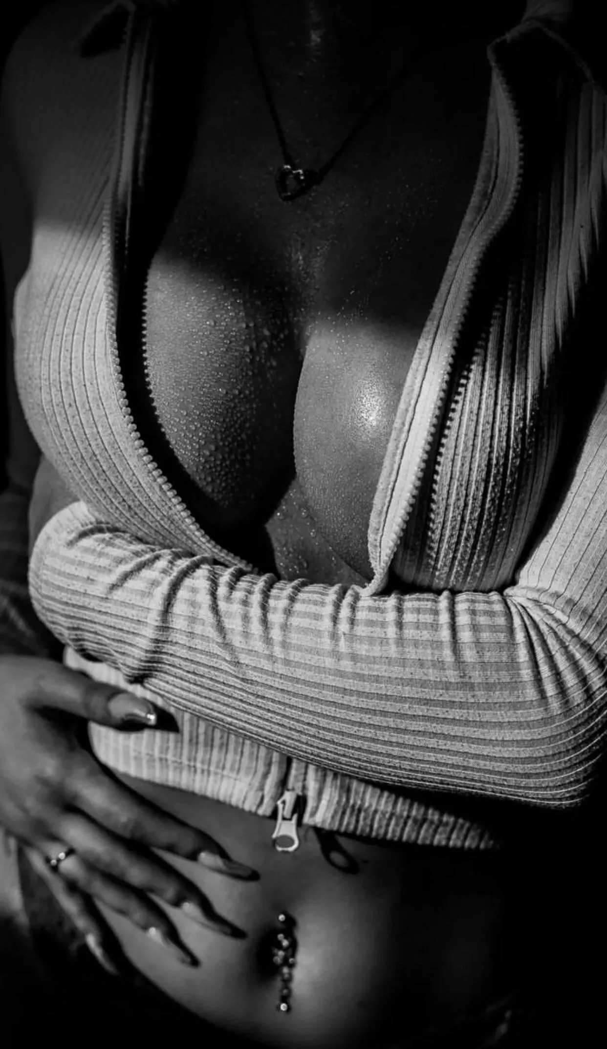 She’ll let you between them 😁