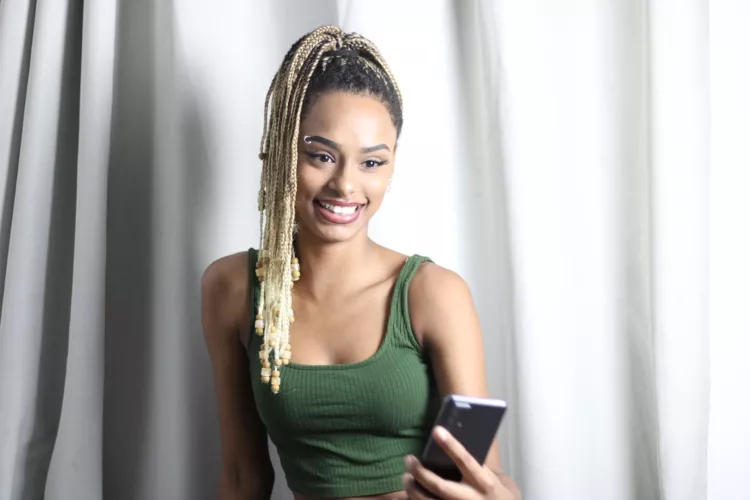 There's something irresistible about a woman who knows how to rock green tank top