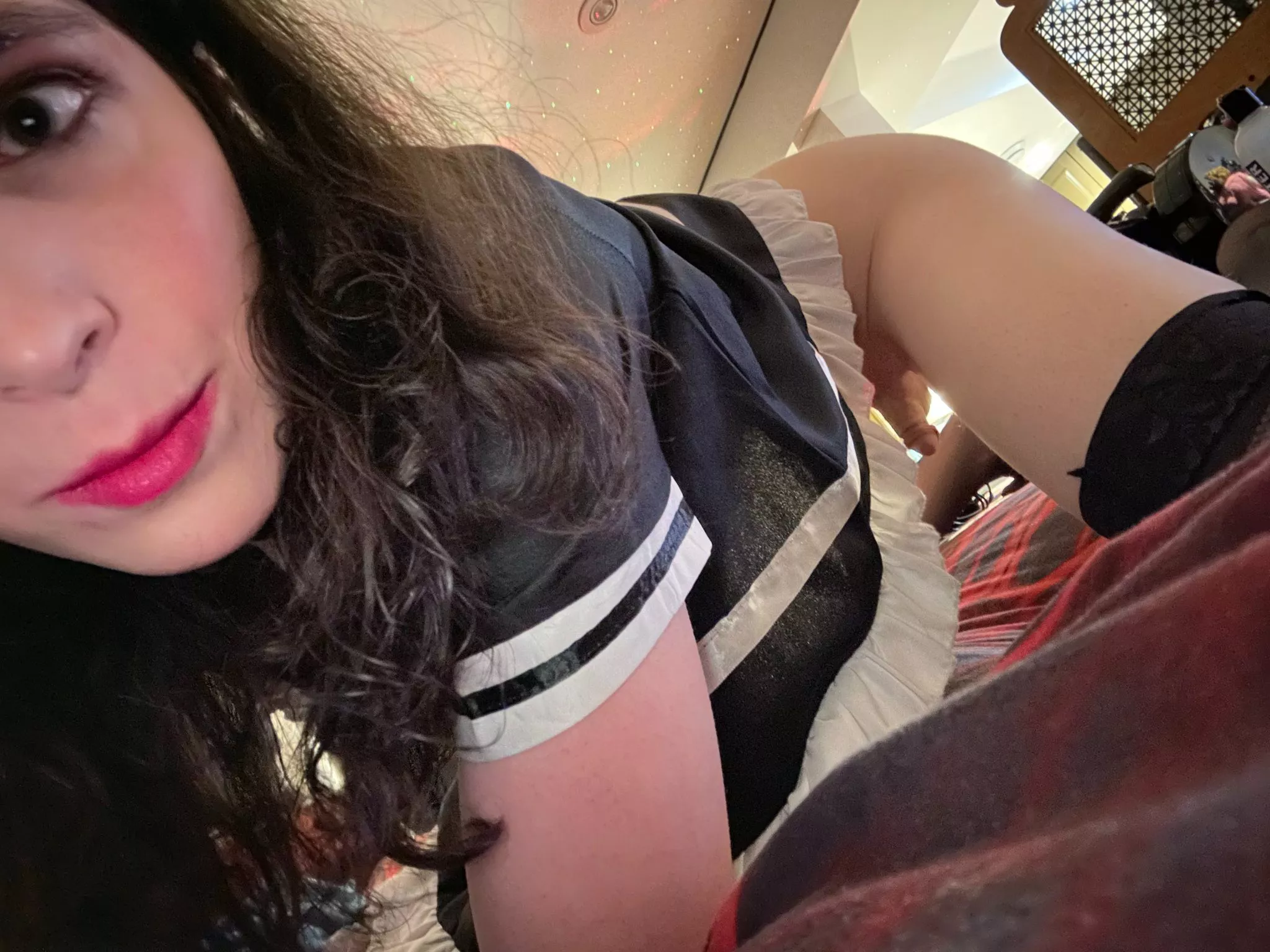 wearing a maid outfit to get fucked by a machine last night was so fun!!!