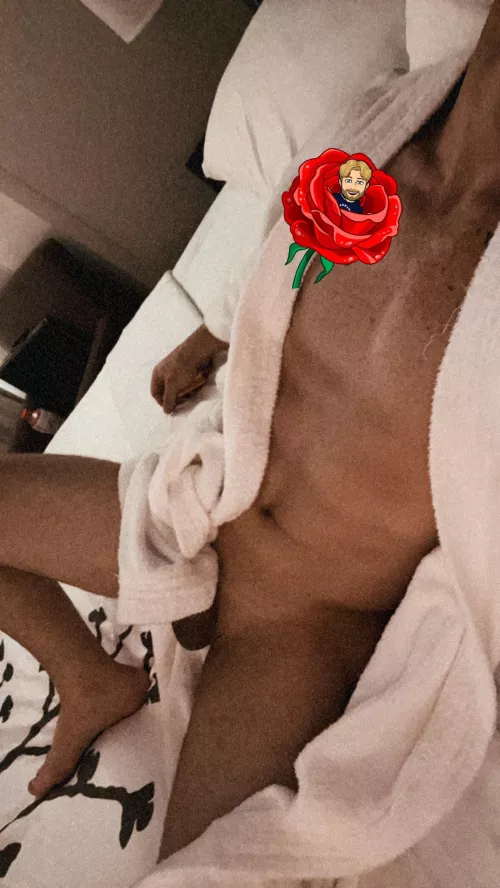 Who wants more of this hot straight guy!