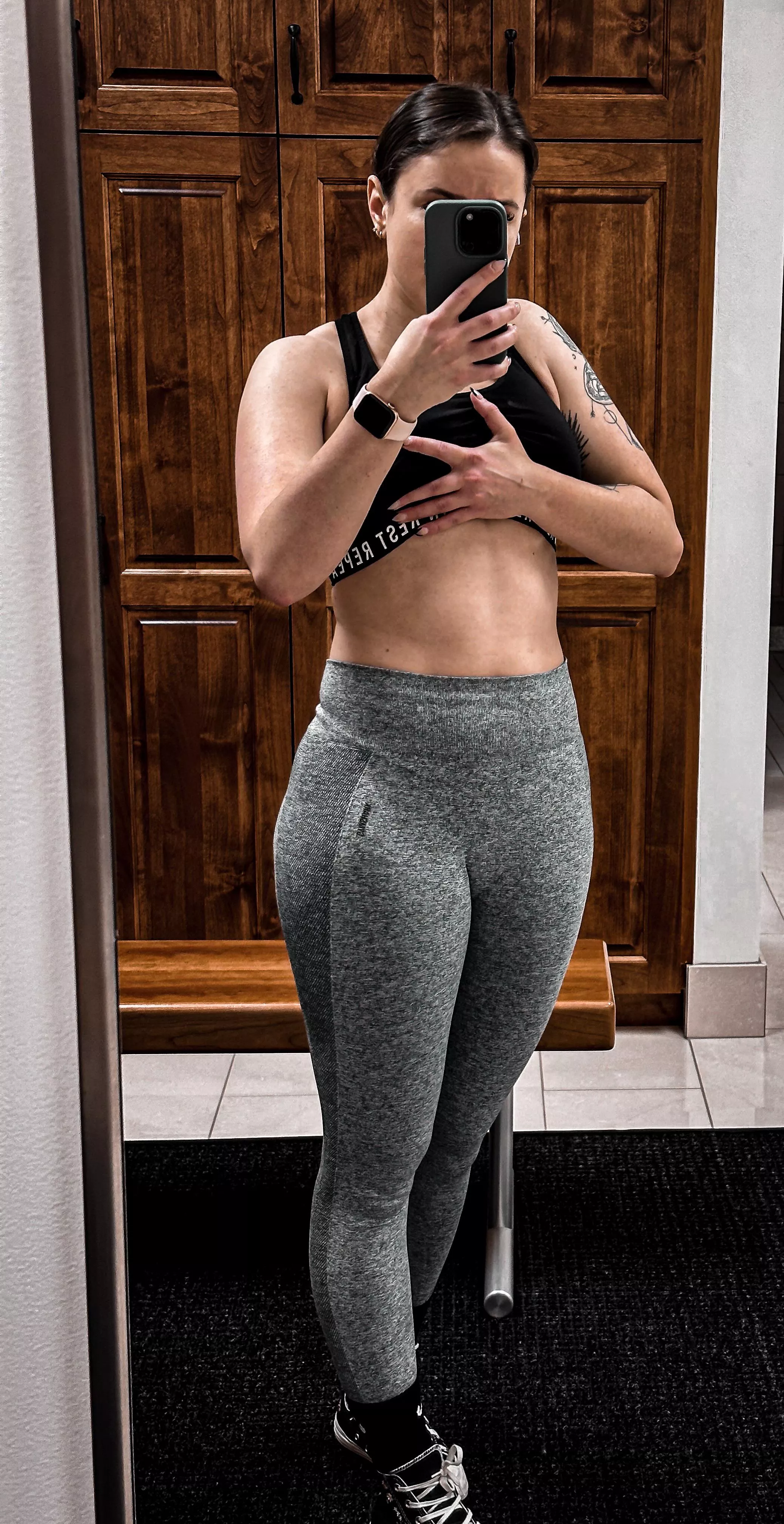 Who wants to do abs and cardio with me? 👀