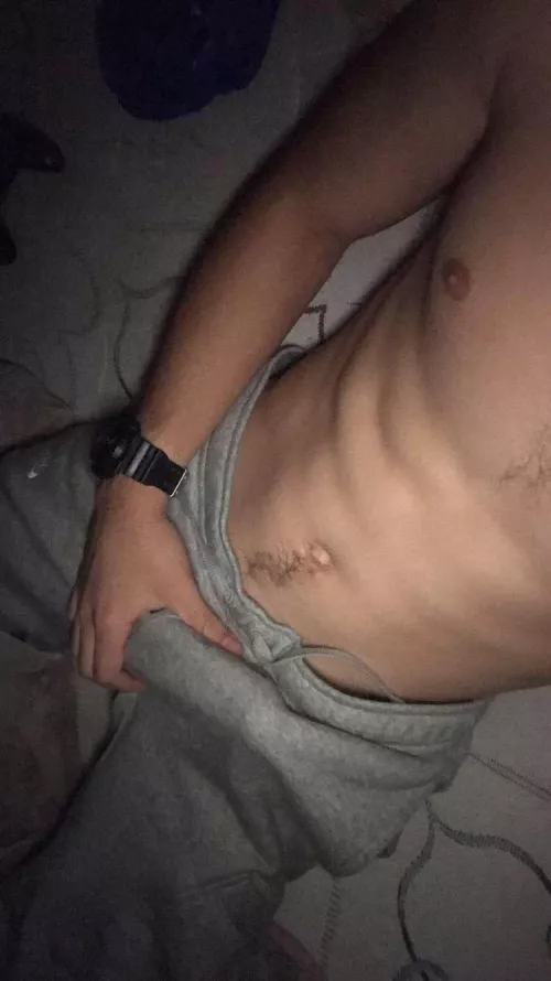 18 Hmu if you wanna see videos of me fucking or getting fucked. Guys with abs only
