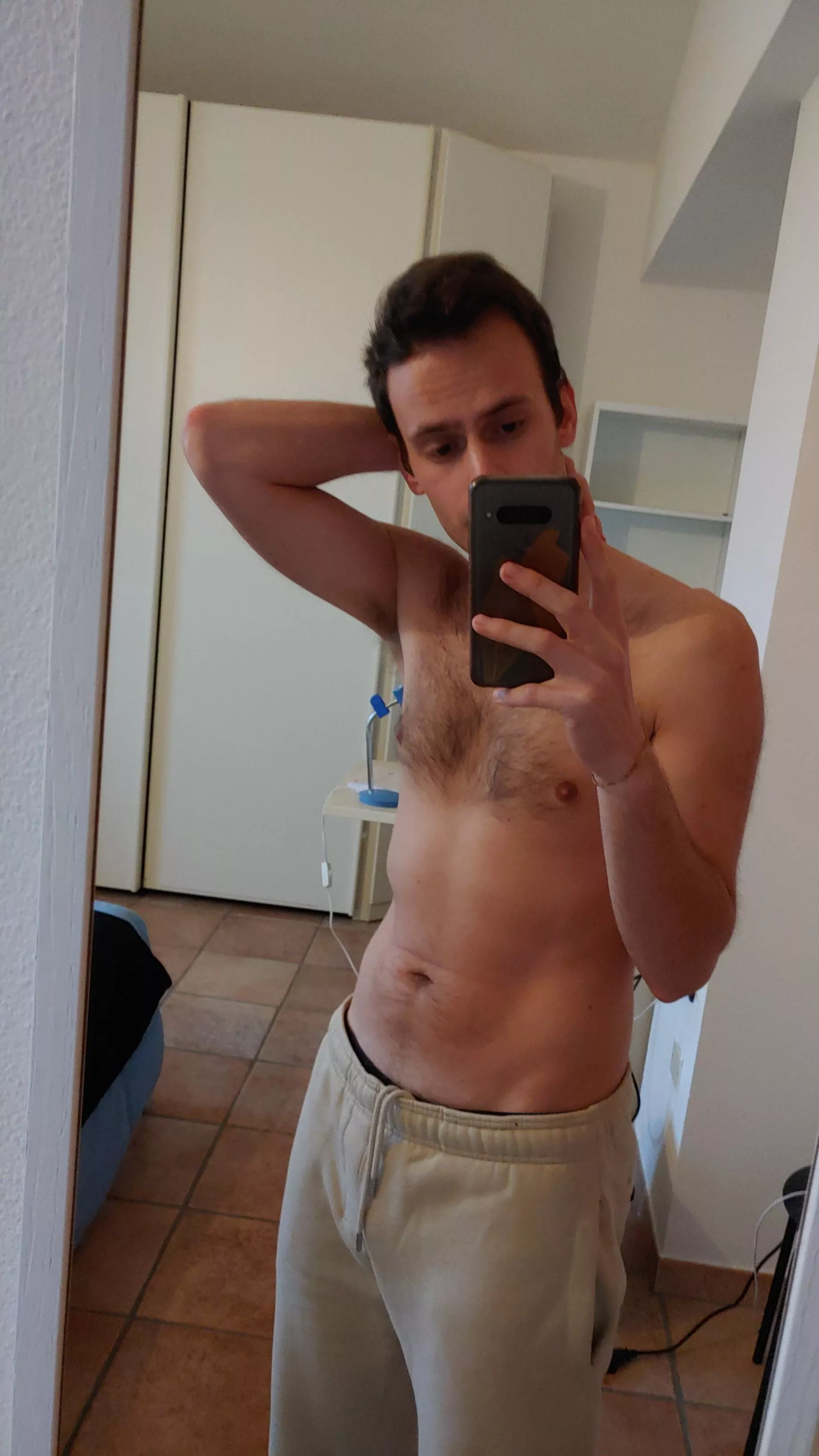 [24] Long time without posting but I've been hitting the gym for a few months now and felt cute :)