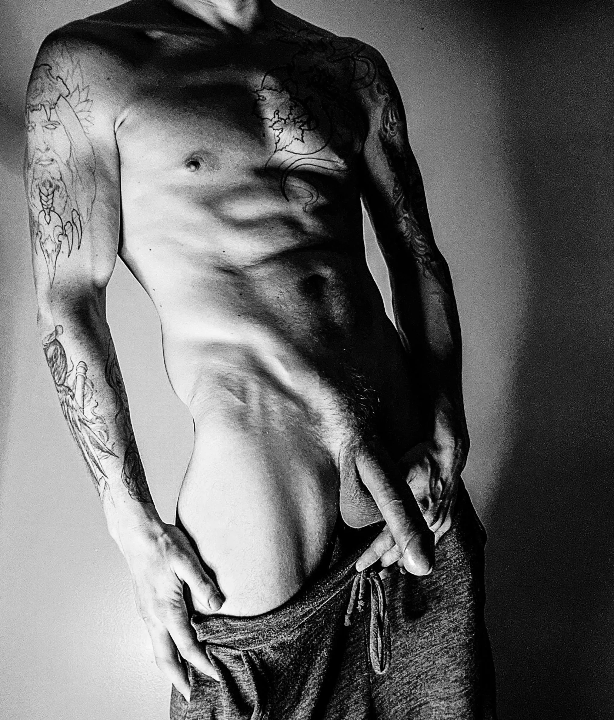 30 M gwaustralia seemed like it could use some quality male nudes. Loving my time here.