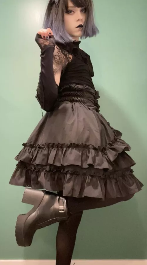 Absolutely in love with this outfit🥰🖤 makes me feel so cute